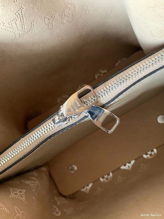 Affordable LOUIS VUITTON MURIA 0718